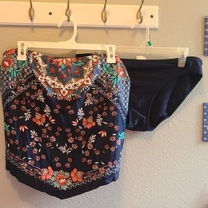 Gorgeous bandana hem tankini